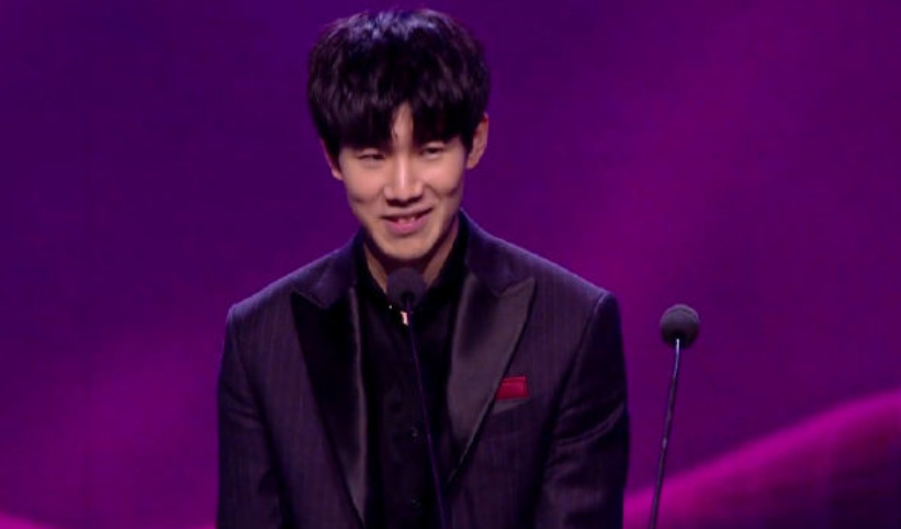 Creme ：感觉Chovy确实挺厉害的，以后中期自己不要玩的那么急了