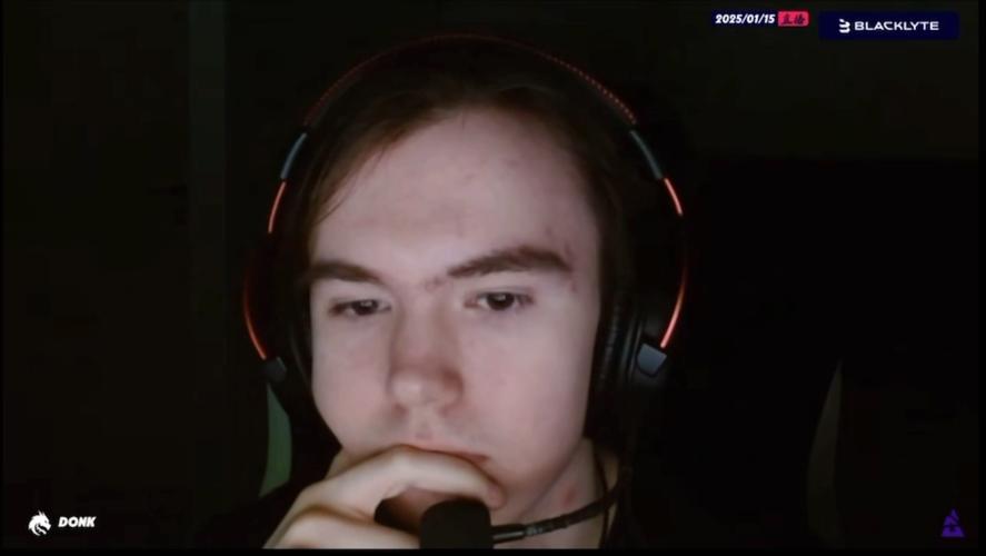 这能逆转吗？小三大嘴全力开火，击杀了 Leyan 团队处于巨大的劣势，扭转了局面